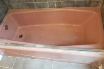 Dated tub in Barrington